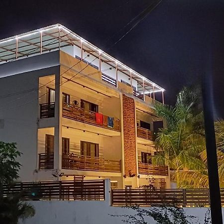 Le Binome Aparthotel Гранд Байе Екстериор снимка