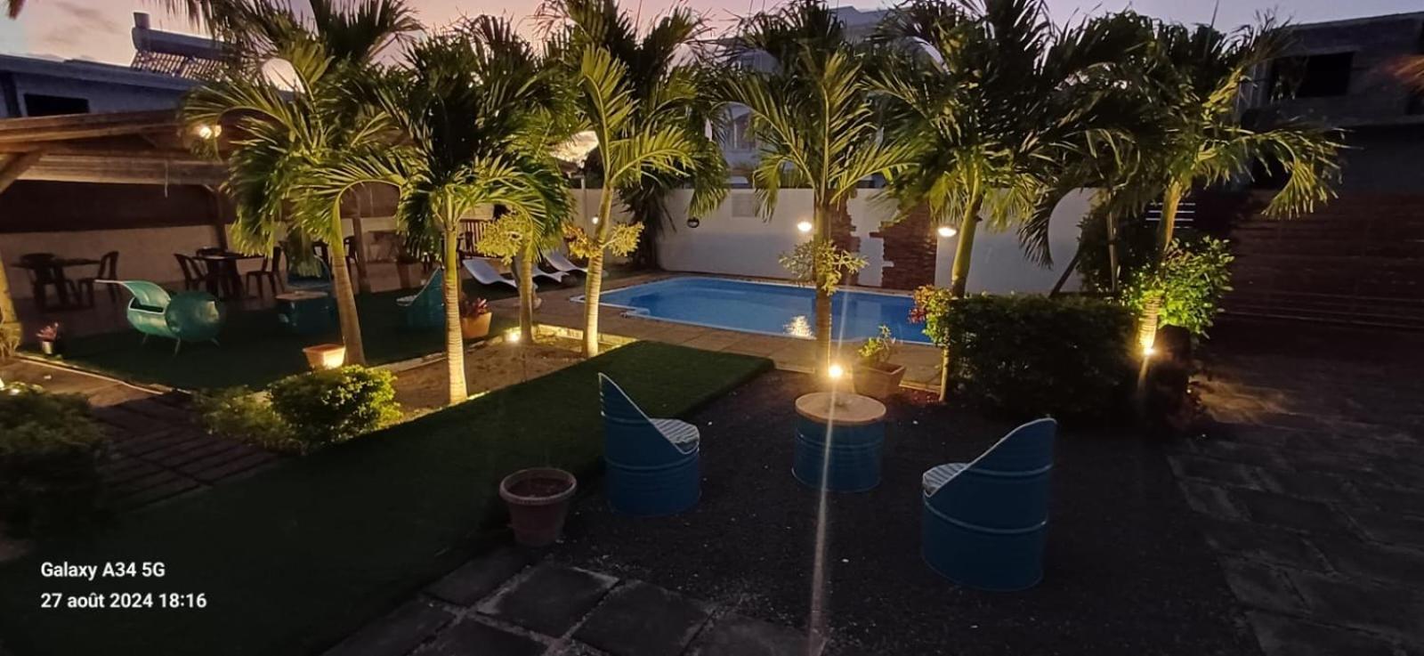 Le Binome Aparthotel Гранд Байе Екстериор снимка